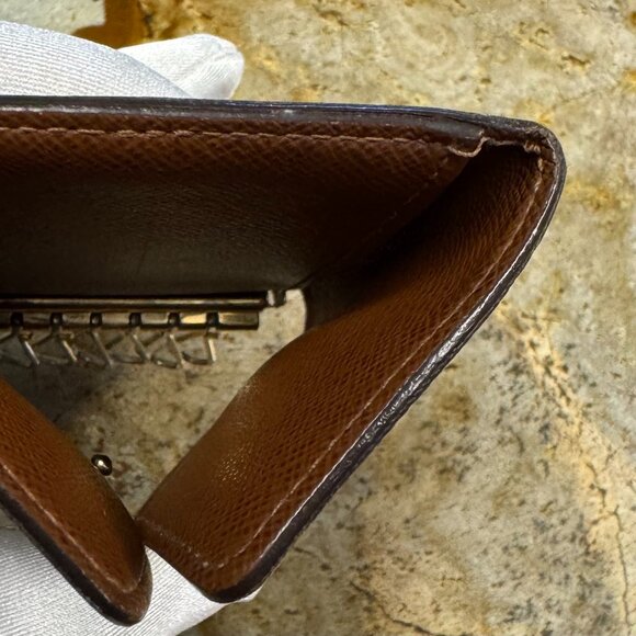 Louis Vuitton 6 Key Holder (Monogram) - Picture 5 of 10